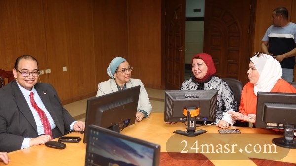 المستشارة أمل عمار ورئيس جامعة كفر الشيخ يتفقدان وحدة مناهضة العنف ضد المرأة بكلية الآداب