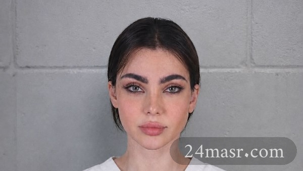 الفنانة قمر