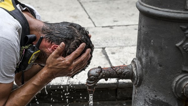 إطلاق إنذار باللون الأحمر